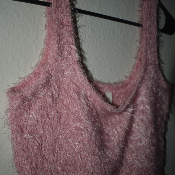 Pink Faux Fur Crop Top! - Picture 4 of 5